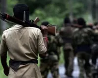 एकावरी के जंगल में आधे घंटे तक पुलिस व नक्सलियों में मुठभेड़