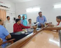 सपा प्रत्याशी राम प्रसाद चौधरी ने किया नामांकन 