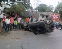 कोरबा: तेज रफ्तार का कहर जारी, अनियंत्रित होकर पलटी एसयूवी कार, पांच लोग घायल