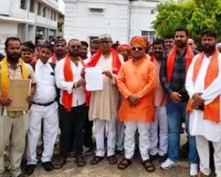 पीड़ित परिवार को न्याय दिलाने के लिए एसपी से मिले अखिलेश सिंह