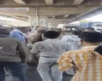  तेज रफ्तार डंपर ने महिला को कुचला, मौत