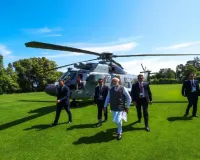  प्रधानमंत्री मोदी जी-7 शिखर सम्मेलन में भाग लेने फ्रांस के शहर एवियां पहुंचे