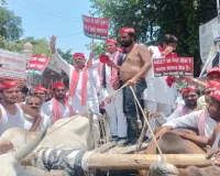  महंगाई, बेरोजगारी लेकर बैल गाड़ी पर निकले सपा कार्यकर्ता, भाजपा सरकार के खिलाफ किया प्रदर्शन