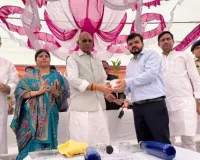 कैबिनेट मंत्री एवं जनपद रामपुर के प्रभारी मंत्री धर्मपाल सिंह ने ग्राम चौपाल में किया प्रतिभाग