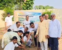 विश्व पर्यावरण दिवस माह के तहत फलदार पौधों का रोपण, पर्यावरण संरक्षण का लिया संकल्प