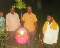 बजाज चीनी मिल रुधौली की पहल,रोग एवं कीट से फसल बचाव के लिए वितरण किया लैंप