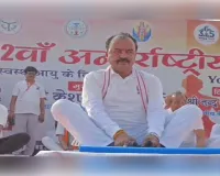 उपमुख्यमंत्री केशव प्रसाद मौर्य ने संगम नोज पर किया योग, स्वस्थ और सशक्त भारत का दिया संदेश