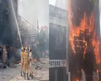  कोचिंग संस्थान में लगी भीषण आग ,जान बचाने के लिए कई छात्र नीचे कूदे