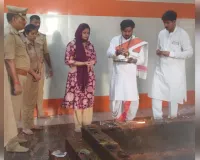 मीरजापुर: कार्यभार संभालने से पहले मां विंध्यवासिनी की शरण में पहुंचीं डीआईजी पूनम