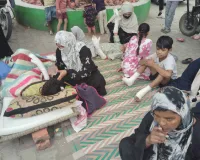 पेपर मिल की गर्म राख से झुलसे बच्चों को न्याय दिलाने की मांग,  डीएम को सौंपा ज्ञापन