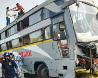 बहराइच: बस और मोटरसाइकिल की टक्कर में दो युवकों की मौत