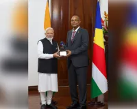 प्रधानमंत्री मोदी को सेशेल्स सरकार ने दिया ‘गार्डियन ऑफ द ब्लू होराइजन’ सम्मान