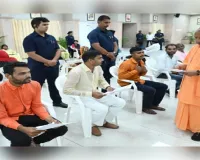 जनता दर्शन में मुख्यमंत्री योगी ने सुनी लोगों की समस्याएं