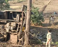 दुर्ग से वृंदावन जा रही बस हादसे का शिकार, 25 घायल, 11 की हालत गंभीर