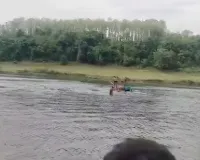 अयोध्या में दर्दनाक हादसा: नदी किनारे खड़े एक ही परिवार के पांच लोग गिरे, तीन की मौत, दो लापता