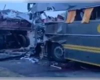यमुना एक्सप्रेसवे पर मौत की रफ्ता, ट्रेलर में घुसी यात्रियों से भरी बस, चार की मौत से मचा कोहराम