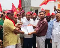 कार्यकर्ताओं की उपेक्षा, अवैध बालू खनन सहित 4 सूत्रीय मांगों को लेकर निषाद पार्टी ने सौंपा ज्ञापन