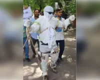  एनएसयूआई ने ईसीआई कार्यालय के बाहर किया कठपुतली प्रदर्शन, हिरासत में लिए गए कार्यकर्ता