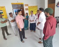 देवरिया: डीएम का सीएचसी तरकुलवा पर औचक निरीक्षण, अनुपस्थित कर्मचारियों पर जताई नाराजगी