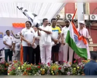 कोलकाता में 'रन फॉर योग' का आयोजन, मुख्यमंत्री और केंद्रीय मंत्री ने दिखाई हरी झंडी