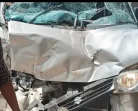 औरैया जनपद में खड़े ट्रैक्टर से टकराई कार, पांच लोग गंभीर रूप से घायल