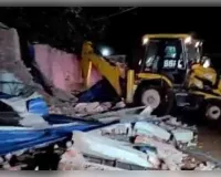 जादवपुर: बुलडोजर कार्रवाई का विरोध उग्र आंदोलन में बदली स्थिति, हिरासत में लिए गए नेता