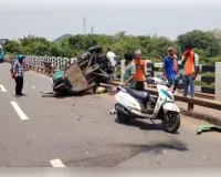 शादी का कार्ड बांटने निकले पिता की सड़क हादसे में मौत, बेटा गंभीर घायल