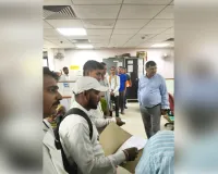 अपर आवास आयुक्त का निरीक्षण, ड्यूटी से गायब मिले कर्मचारी से मांगा स्पष्टीकरण