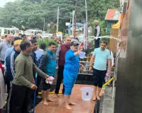 शिमला में नड्डा ने चलाया स्वच्छता अभियान, अंबेडकर प्रतिमा की सफाई कर सम्मान