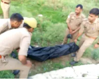 अमेठी: नाले के किनारे युवक का शव मिलने से मचा हड़कंप, जांच में जुटी पुलिस
