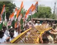 कांग्रेस का डूंगरपुर जिले में अघोषित बिजली कटौती के खिलाफ विराेध प्रदर्शन