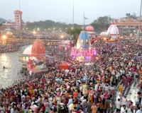 धर्मनगरी हरिद्वार में तड़के सुबह से सोमवती अमावस्या पर में उमड़ा आस्था का जनसैलाब