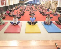 अंतरराष्ट्रीय योग दिवस के अवसर पर विद्यार्थियों, शिक्षकों एवं अभिभावकों ने किया सामूहिक योगाभ्यास