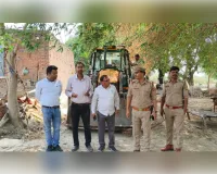 अवैध प्लाटिंग पर चला बुलडोजर, अमौसी में लाखो कीमत की भूमि कराई कब्ज़ा मुक्त