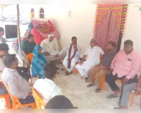 धनराज हत्याकांड: समाजसेवी राधेश्याम वर्मा ने परिजनों को बंधाया ढांढस