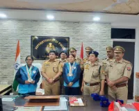 महिला दरोगाओं ने पुलिस का बढ़ाया मान, पुलिस अधीक्षक द्वारा किया गया पुरस्कृत