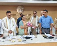 प्रभारी मंत्री की अध्यक्षता में जन कल्याणकारी एवं जन जागरूकता अभियान के संबंध में समीक्षा बैठक हुई आयोजित