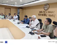 डीएम की अध्यक्षता में जिला स्तरीय निगरानी समिति की बैठक हुई आयोजित