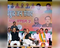 रक्षामंत्री ने तल्लीनता से सुनीं लखनऊ वासियों की समस्यायें व सुझाव