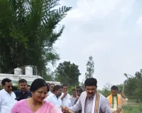प्रभारी मंत्री ने झाड़ू लगाकर व कचरे की सफाई कर जनपदवासियों को स्वच्छता का दिया संदेश