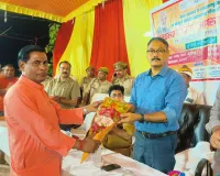 डीएम की अध्यक्षता में बघौली विकास खंड के ग्राम पंचायत बड़हरा में रात्रि चौपाल का किया गया आयोजन।