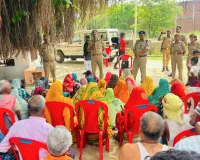 वृद्धजनों और दिव्यांगजनों के बीच पहुंचकर पुलिस ने सुनीं समस्याएं
