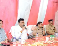 किसी रोते हुए बच्चे को हंसाया जाए'... डीएम के इस पैगाम ने जीत लिया दिल,अमीरनगर से दिया सौहार्द का संदेश