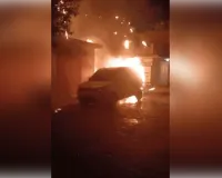 ट्रांसफार्मर में लगी आग से कार जलकर राख, समय पर दी सुचना, बड़ा हादसा टला