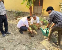 संयुक्त चिकित्सालय ठाकुरगंज में हुआ पौधारोपण कार्यक्रम