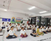 योग से स्वास्थ्य का संदेश, आयकर विभाग के कर्मचारियों ने उत्साहपूर्वक लिया भाग