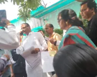 स्वास्थ्य मंत्री से मिलीं आशा संगिनी 