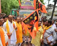 डिप्टी सीएम बृजेश पाठक ने शिव पूजन कर ट्रक को दिखाई हरी झंडी 