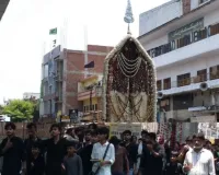 मोहरर्म: इमामबाड़े से निकाला 