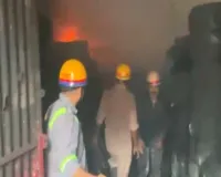 साहिबाबाद टायर फैक्ट्री में भीषण आग, दमकल कर्मियों की मुस्तैदी से टला बड़ा हादसा
